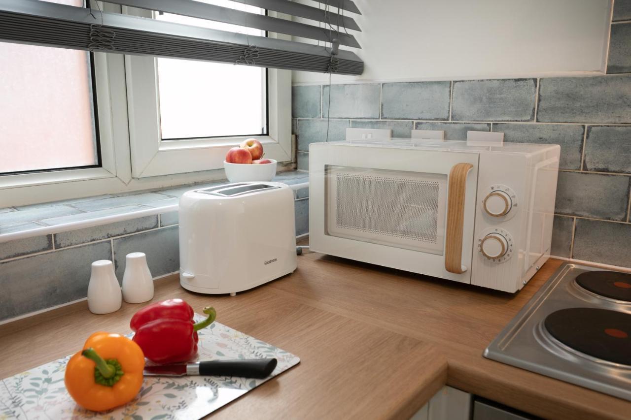 Near Hospital, Netflix, Sleeps Up To 3, Fast Wi-Fi Apartment Lincoln Exterior photo